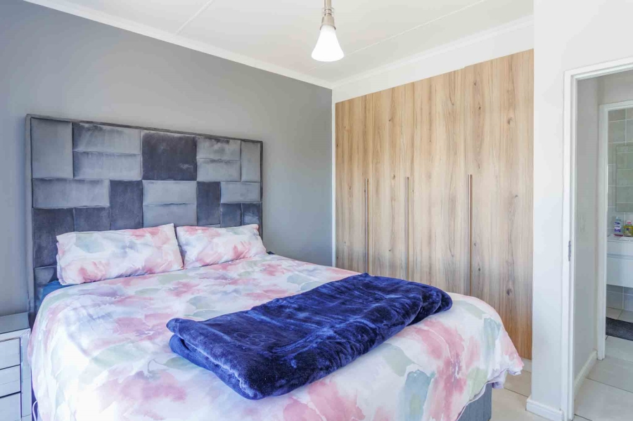 To Let 1 Bedroom Property for Rent in Richwood Western Cape